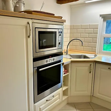 1100 - Reetdachhaus In