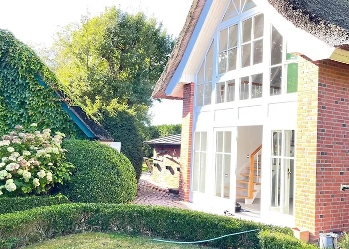 1100 - Reetdachhaus In Prázdninový dům *